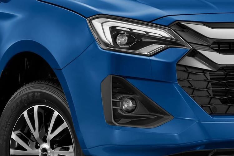 isuzu d-max 1.9 v-cross double cab 4x4 detail view