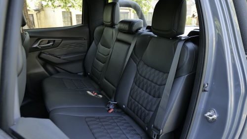 ISUZU D-MAX SPECIAL EDITION 1.9 V-Cross Steel Edition Double Cab 4x4 view 7