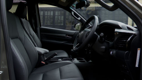 TOYOTA HILUX DIESEL Invincible X AT35 D/Cab Pick Up 2.8 D-4D Auto view 4